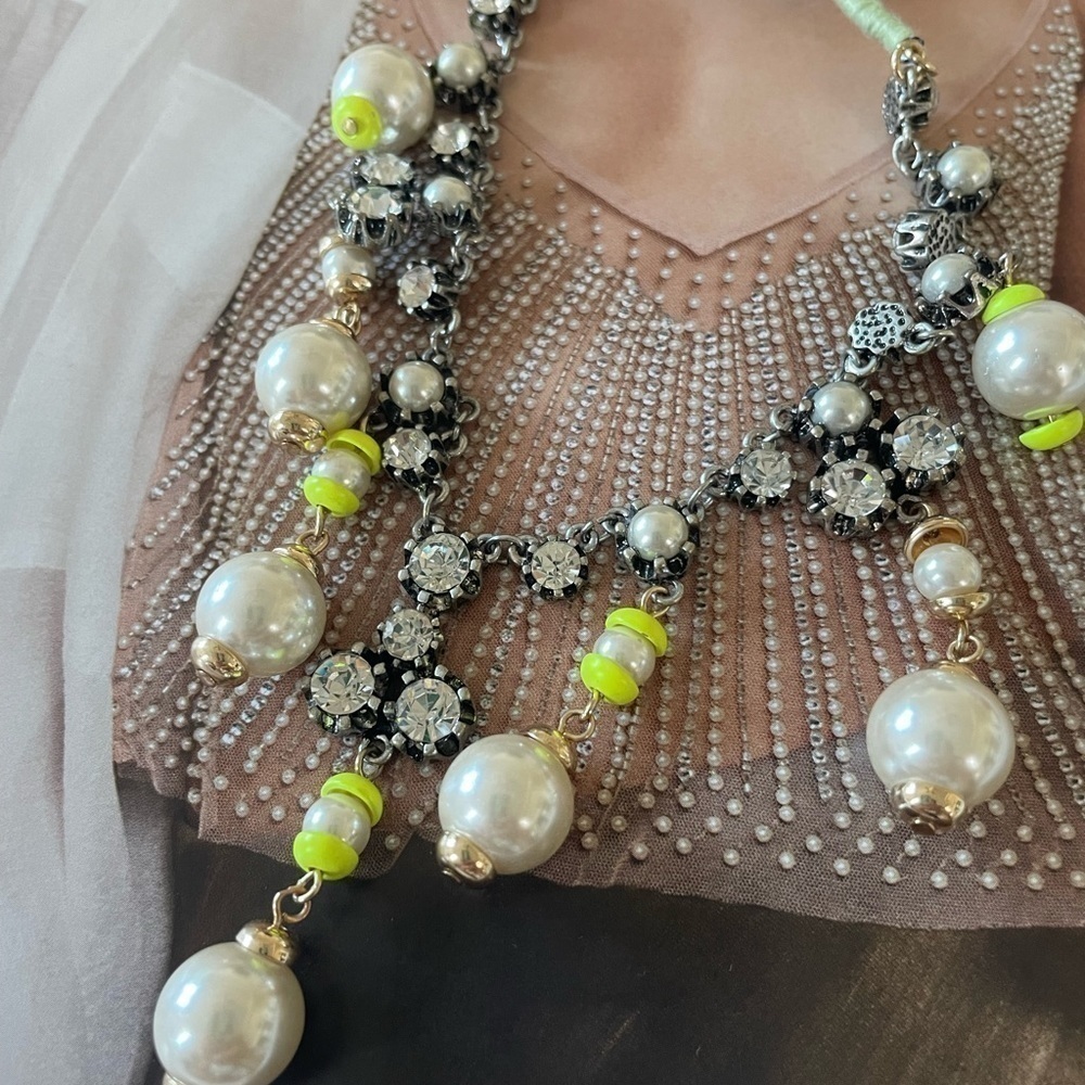 New - Anthropologie pearl accents statement necklace - Picture 6 of 6